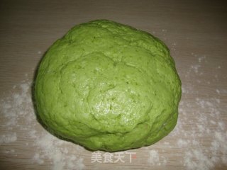 春天的使者---翡翠哈哈菜肉包的做法步骤：4