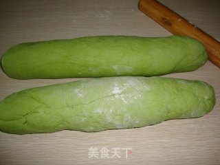 春天的使者---翡翠哈哈菜肉包的做法步骤：6
