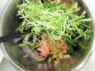 酸辣三文鱼沙拉的做法步骤：15