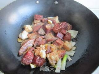 馓子煨牛肉的做法步骤：7