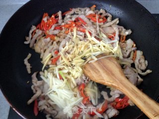 鱼香肉丝的做法步骤：7