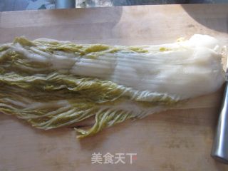 酸菜饺子的做法步骤：2