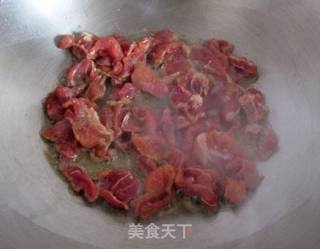增城名产 ----  迟菜心炒肉片的做法步骤：3