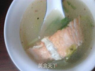 三文鱼皮骨汤的做法步骤：6