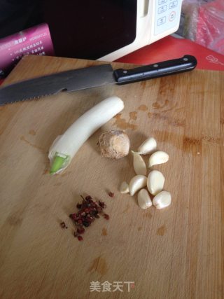 小羊排铁锅焖面的做法步骤：3