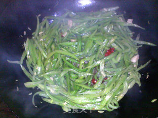 香辣蒜炒芸豆丝的做法步骤：7