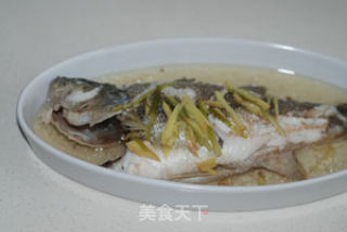 清蒸鲈鱼的做法步骤：4