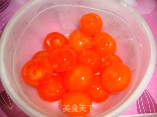 香菇蛋黄五香肉粽的做法步骤：4