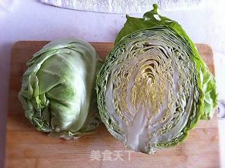 爆炒圆白菜（不出汤哦）的做法步骤：1
