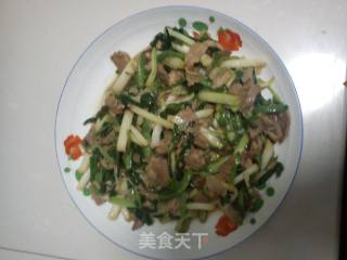 蒜苗炒肉的做法步骤：5