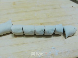 做给宝贝的可爱主食——迷你奶香豆沙卷的做法步骤：7