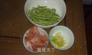 绿月亮（豆角炖肉、粉条）的做法步骤：1