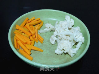 鸡胗烧花菜的做法步骤：2
