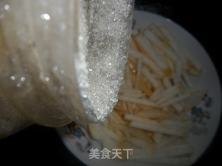 糖拌梨丝——简单的水果美食的做法步骤：1