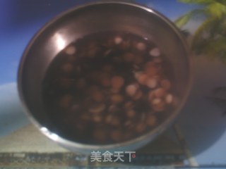 让女人美丽一生――杏仁黑豆豆浆的做法步骤：2