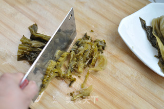 小炒酸菜的做法步骤：3