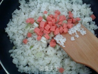 青蒜火腿蛋炒饭的做法步骤：10