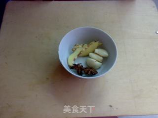 黑豆卤肉的做法步骤：2