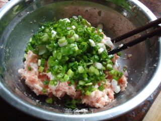 【酸汤馄饨】---附：简单快捷零失误馄饨包法的做法步骤：5