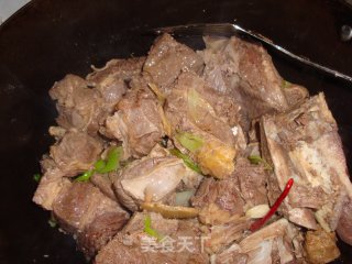 土豆萝卜柱侯牛排的做法步骤：4