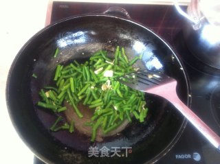 最爱豆角和茄子！吃不够！-豆角炒茄子的做法步骤：4