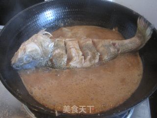 红烧鲈鱼的做法步骤：7