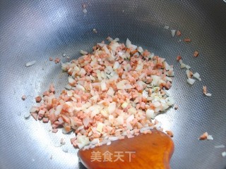 给你不一样的味觉享受——火腿洋葱咸麦芬的做法步骤：3
