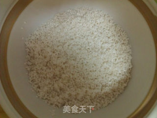减肥餐之   香菇鸡肉煲仔饭的做法步骤：1