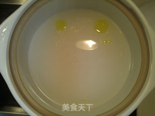 减肥餐之   香菇鸡肉煲仔饭的做法步骤：5