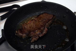 香煎黑椒牛扒的做法步骤：6