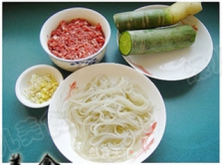 团团圆圆青萝卜猪肉粉条炸丸子【蝶儿惹火年菜】的做法步骤：2