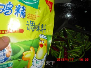 家常小炒之【家常炒蒜苔】的做法步骤：5