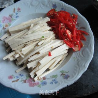 辣炒豆腐丝的做法步骤：1