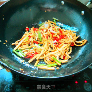 辣炒豆腐丝的做法步骤：5