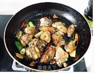 咸辣适中有嚼头的炒鸡做法-------干煸鸡的做法步骤：9