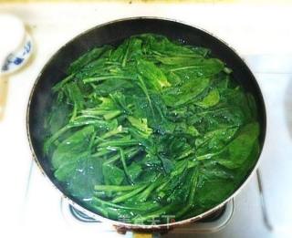 菠菜蛋花汤（虾皮版）的做法步骤：2
