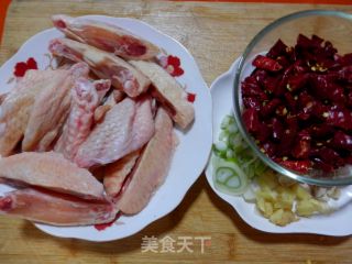 香辣鸡翅的做法步骤：2