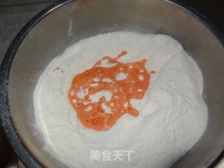 胡萝卜陀螺双色枣心馒头的做法步骤：3