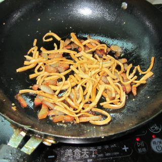 腊肉豆腐丝的做法步骤：5