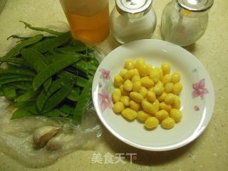 白果炒荷兰豆的做法步骤：1