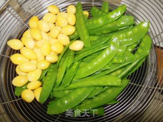 白果炒荷兰豆的做法步骤：7