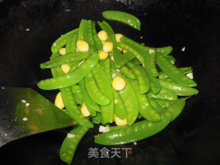 白果炒荷兰豆的做法步骤：9