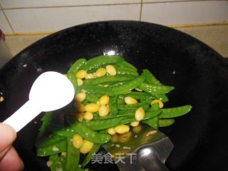 白果炒荷兰豆的做法步骤：10