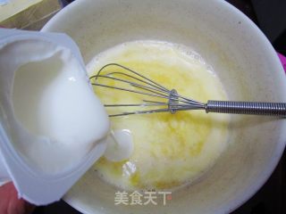 草莓酸奶马芬的做法步骤：5