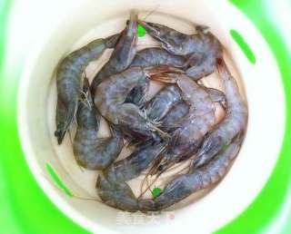 油焖大虾（糖醋虾）的做法步骤：1