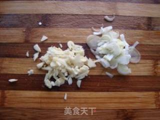 香菇炒鸡蛋的做法步骤：3