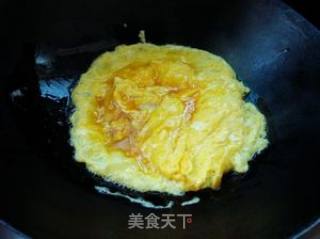 香菇炒鸡蛋的做法步骤：4
