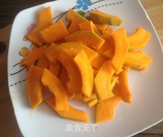 咸蛋黄炒南瓜的做法步骤：2