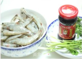 简单几步打造美味宴客菜——香辣豆豉虾的做法步骤：1