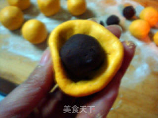 南瓜豆沙椰丝球的做法步骤：5